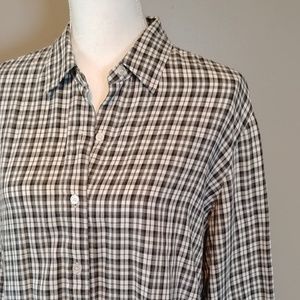 Liz Claiborne Lizsport petite button up top.